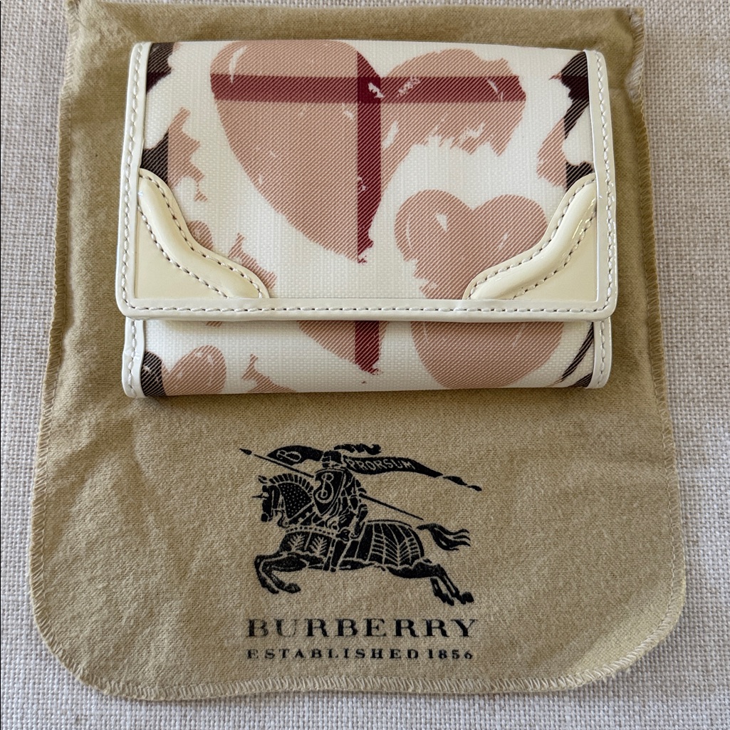 Burberry White Heart Wallet New
